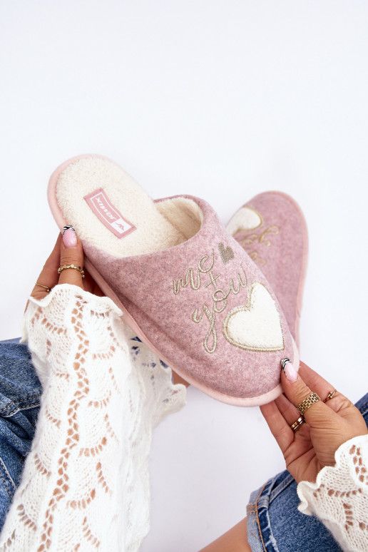 Klasikinio modelio Šlepetės Įsispiriamo modelio pašiltinti rožinės spalvos Mabira