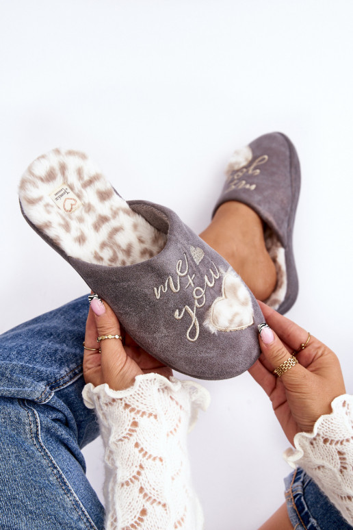 su blizgesiu Šlepetės pilkos spalvos Geraja