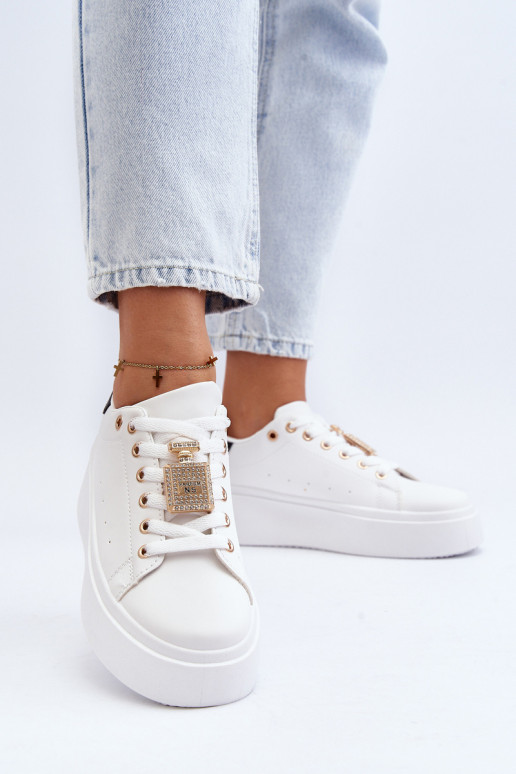 Sneakers modelio batai su ornamentais baltos spalvos Celedria Sneakers modelio batai su ornamentais baltos spalvos Celedria