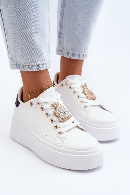 Sneakers modelio batai su ornamentais baltos spalvos Celedria Sneakers modelio batai su ornamentais baltos spalvos Celedria