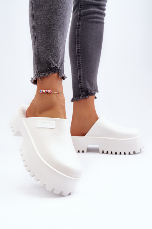 Šlepetės su madingais masyviais padais Big Star NN274015 baltos spalvos