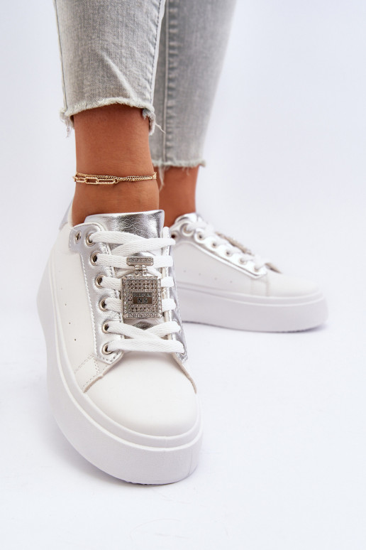Sneakers modelio batai su ornamentais baltos spalvos Celedria Sneakers modelio batai su ornamentais baltos spalvos Celedria