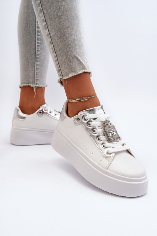 Sneakers modelio batai su ornamentais baltos spalvos Celedria Sneakers modelio batai su ornamentais baltos spalvos Celedria
