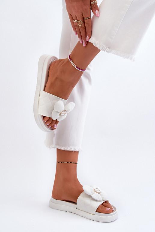 Moteriškos šlepetės su ornamentaisj Platformie baltos spalvos Cedrella