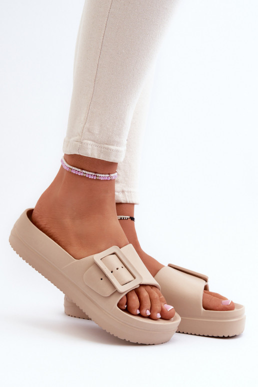 Lengvos šlepetės su platforma su sagtimis Big Star NN274A666 smėlio spalvos Lengvos šlepetės su platforma su sagtimis Big Star NN274A666 smėlio spalvos