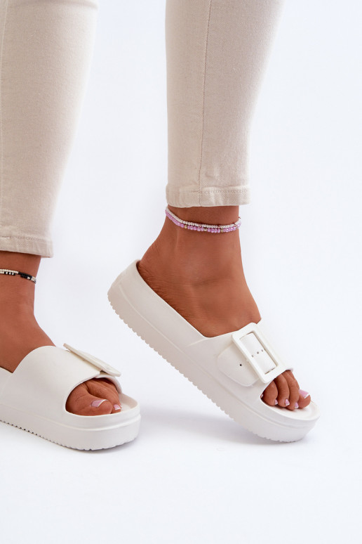 Lengvos šlepetės su platforma su sagtimis Big Star NN274A661 baltos spalvos