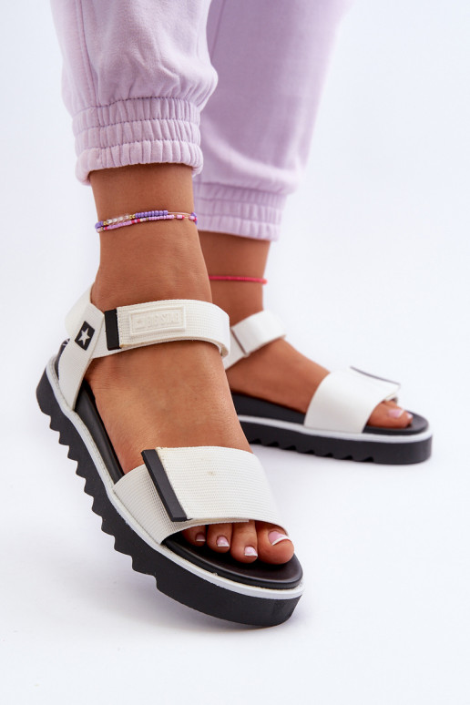 Moteriškos basutės su platforma Big Star NN274777 baltos spalvos