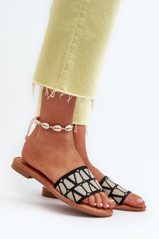 Moteriškos šlepetės su plačiais kulniukais Juodos spalvos Traivea