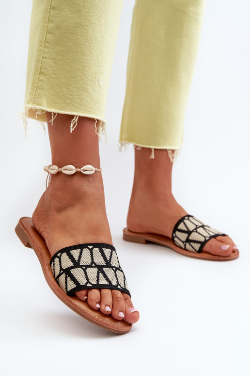 Moteriškos šlepetės su plačiais kulniukais Juodos spalvos Traivea