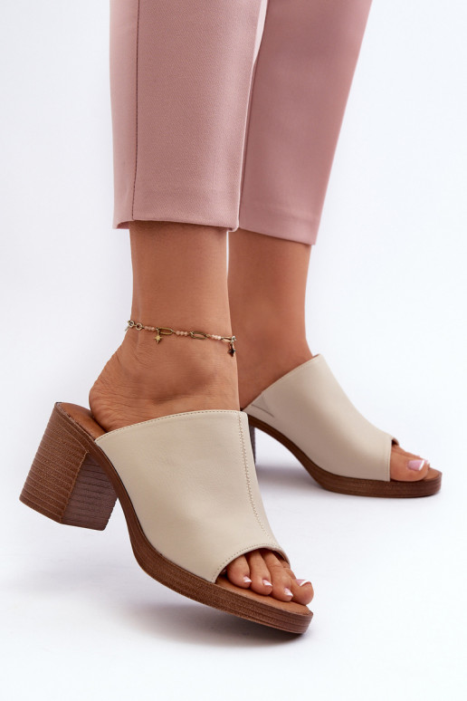 Elegantiško stiliaus  Moteriškos šlepetės su kulniukais smėlio spalvos Varnila