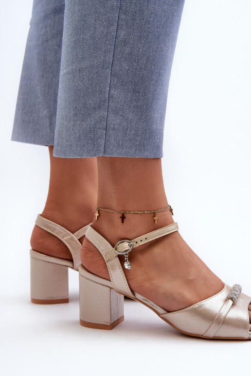 Moteriškos basutės Eko   su kulniukais su gražiomis detalėmis aukso spalvos Narhi