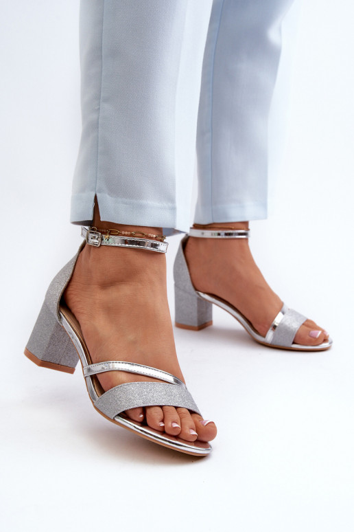 Blizgančios basutės  su neaukštais kulniukais sidabro spalvos Ploemis