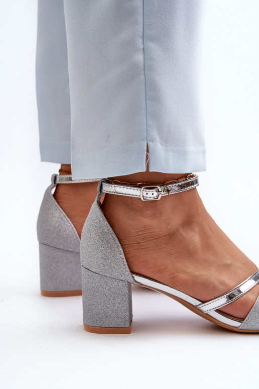 Blizgančios basutės  su neaukštais kulniukais sidabro spalvos Ploemis