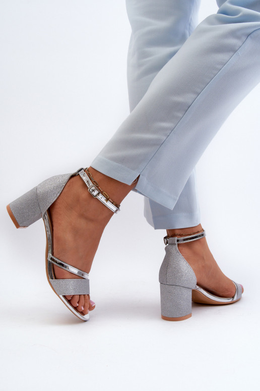 Blizgančios basutės  su neaukštais kulniukais sidabro spalvos Ploemis