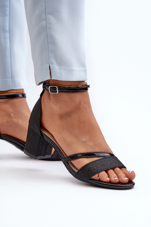 Blizgančios basutės  su neaukštais kulniukais Juodos spalvos Ploemis