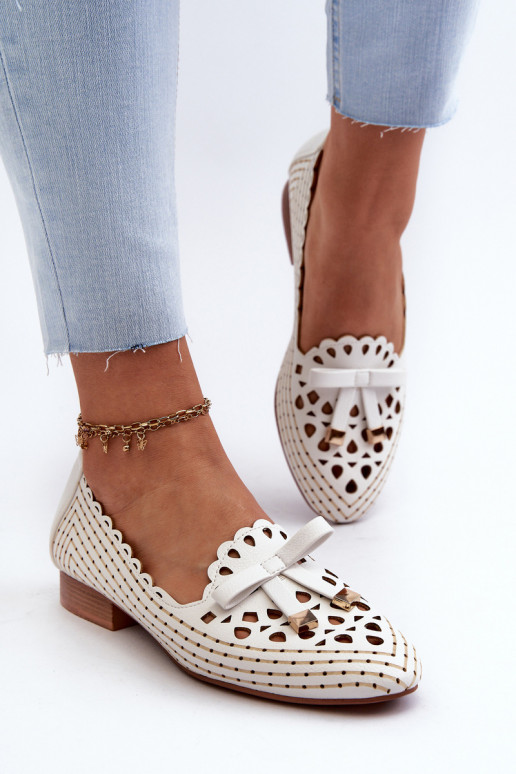 Ažūrinės balerinos  su kaspinais baltos spalvos Nestavia