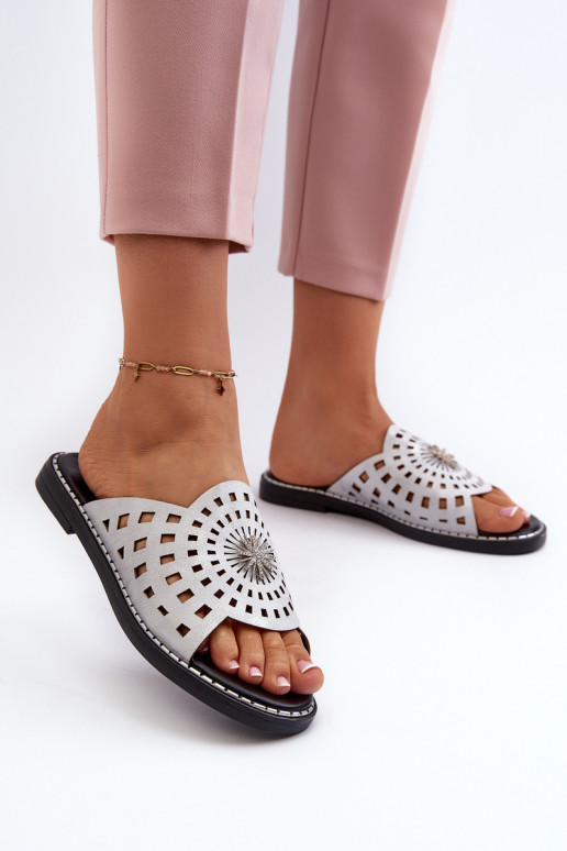 su blizgesiu Moteriškos šlepetės su plačiais kulniukais su ornamentais sidabro spalvos Ebirena