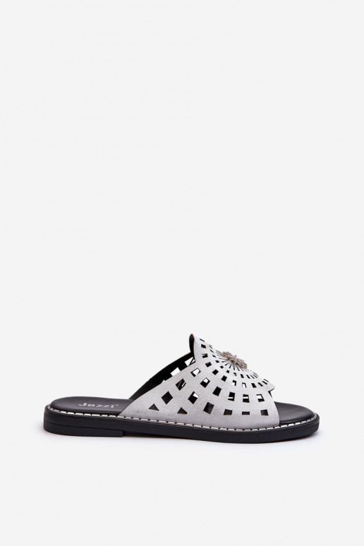 su blizgesiu Moteriškos šlepetės su plačiais kulniukais su ornamentais sidabro spalvos Ebirena