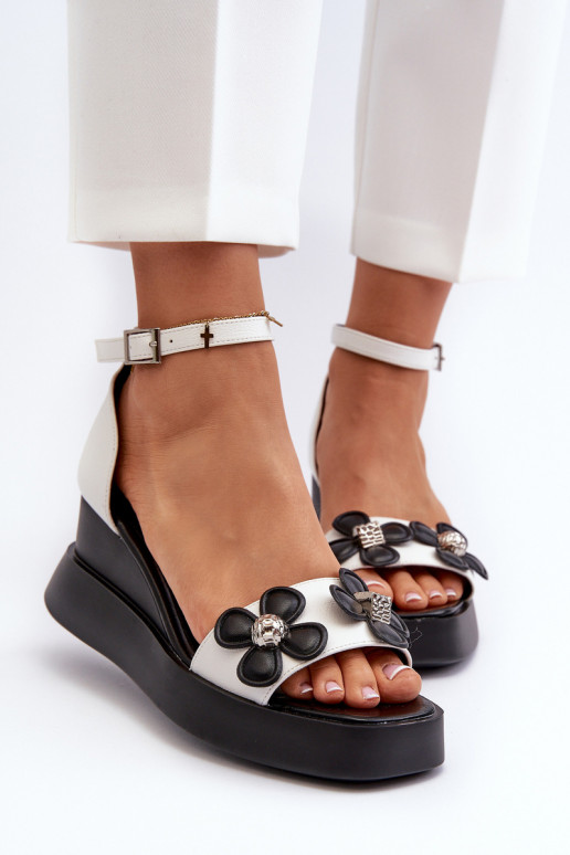 Moteriškos basutės su platforma I Koturnie su gėlėmis baltos spalvos Foviana