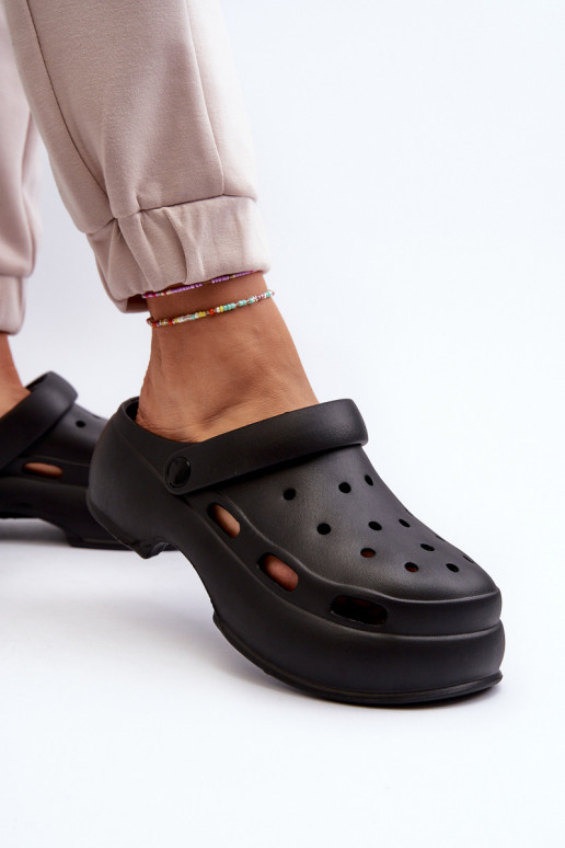  Moteriškos šlepetės su madingais masyviais padais Juodos spalvos Danollia