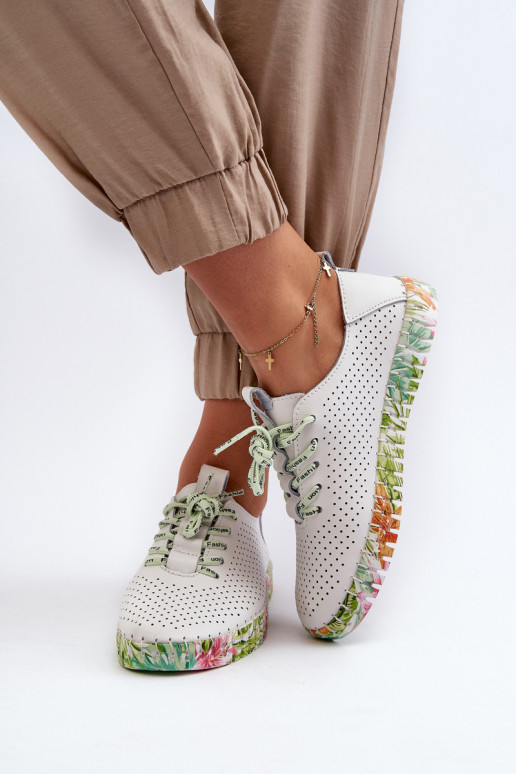 Sznurowe batai   baltos spalvos Farnalea