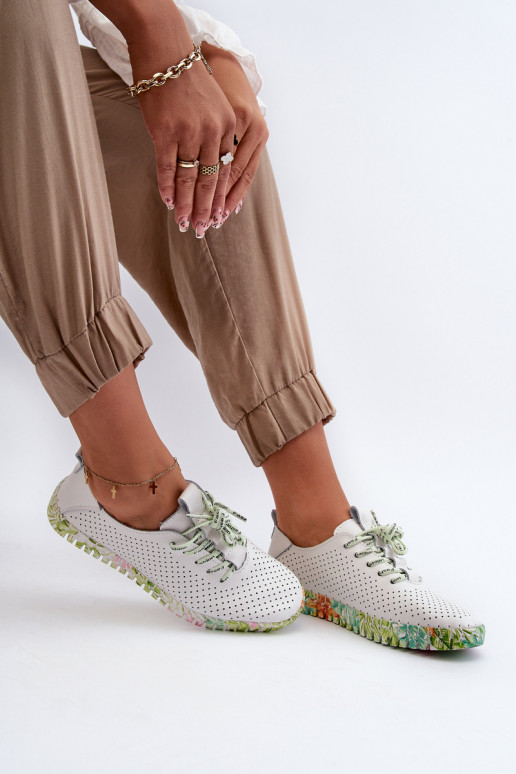 Sznurowe batai   baltos spalvos Farnalea