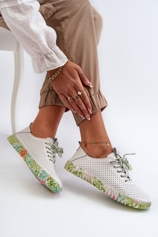 Sznurowe batai   baltos spalvos Farnalea