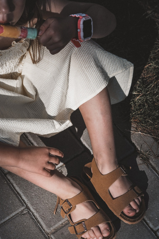 sandalai Vaikiški su platforma su lipniais užsegimais rudos spalvos Rorria