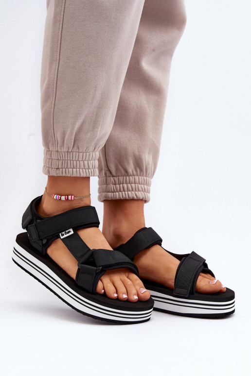 Moteriškos basutės su platforma Lee Cooper LCW-24-05-2753 juodos spalvos Moteriškos basutės su platforma Lee Cooper LCW-24-05-2753 juodos spalvos