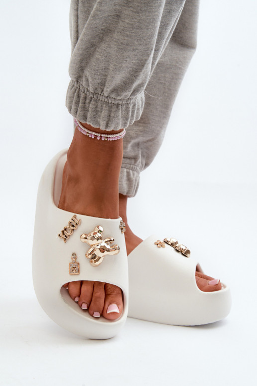 Moteriškos šlepetės   su gražiomis detalėmis baltos spalvos Orchia