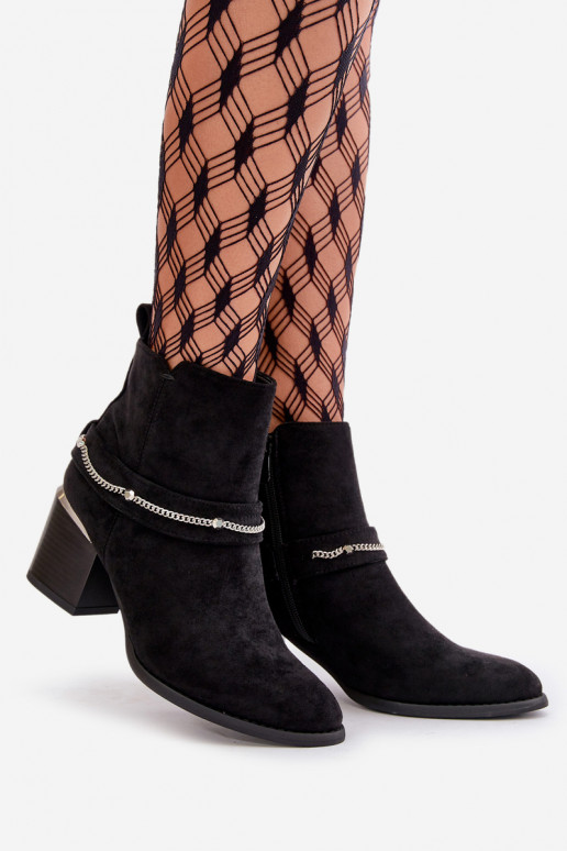 pašiltinti Moteriški aulinukai su grandinėlėmis iš eko zomšosowe Juodos spalvos Hanalen