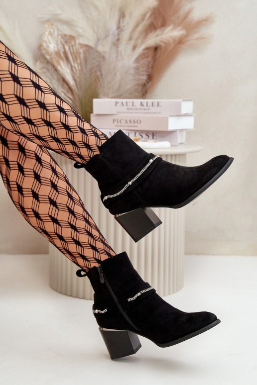 pašiltinti Moteriški aulinukai su grandinėlėmis iš eko zomšosowe Juodos spalvos Hanalen