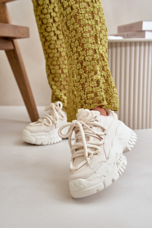  modelio batai  su madingais masyviais padais dramblio kaulo spalvos Nevela