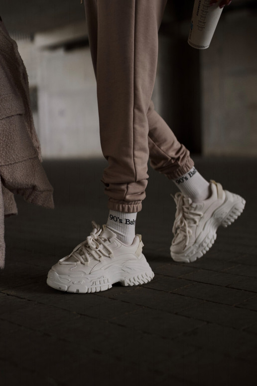  modelio batai  su madingais masyviais padais dramblio kaulo spalvos Nevela