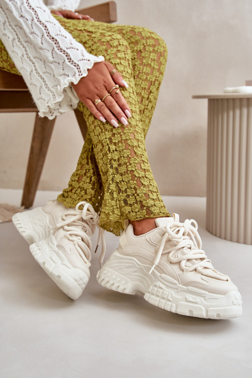  modelio batai  su madingais masyviais padais dramblio kaulo spalvos Nevela