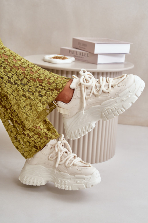  modelio batai  su madingais masyviais padais dramblio kaulo spalvos Nevela