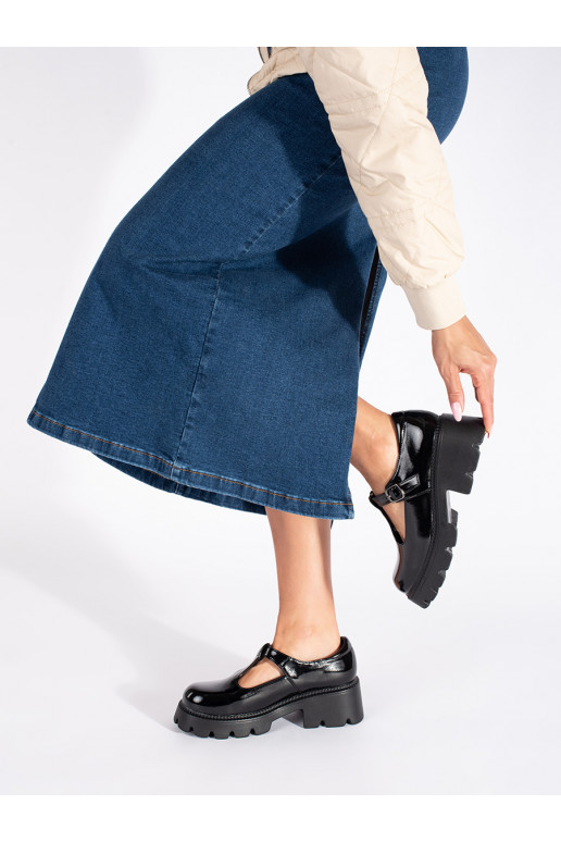 Juodos spalvos lakuoti pusbačiai  su platforma