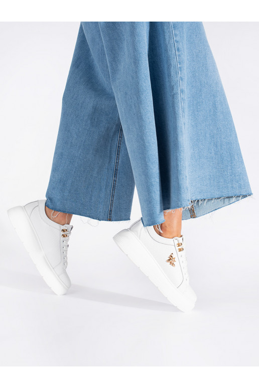   baltos spalvos  modelio batai su platforma