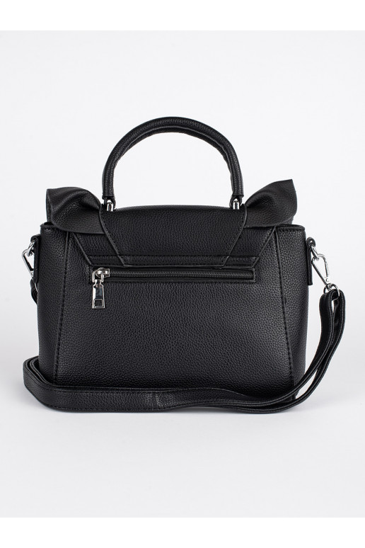 juoda elegantiška rankinė z ozdobną falbanką