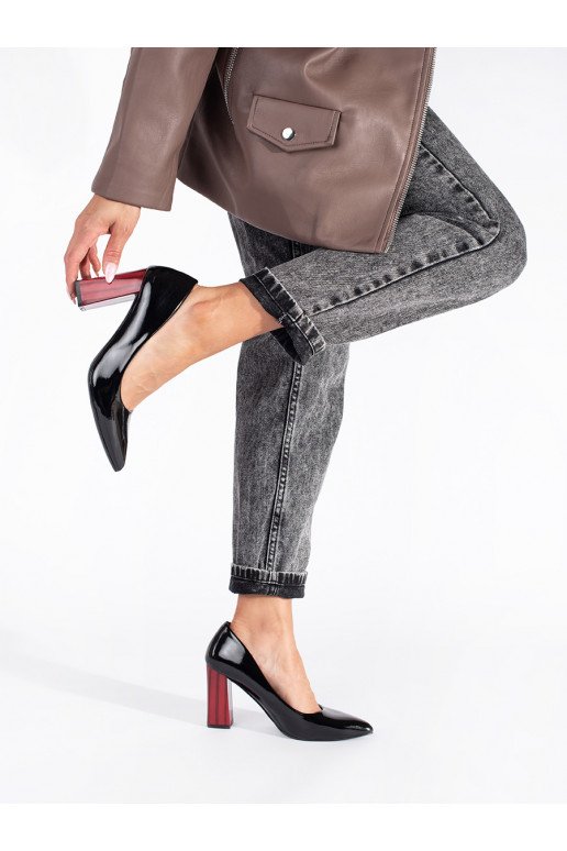 Elegantiško stiliaus  juodos spalvos aukštakulniai ant kulno