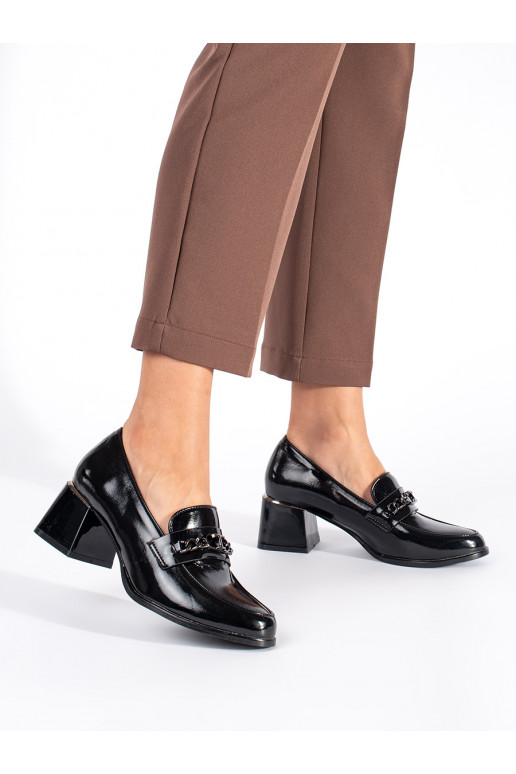 Juodos spalvos  pusbačiai 