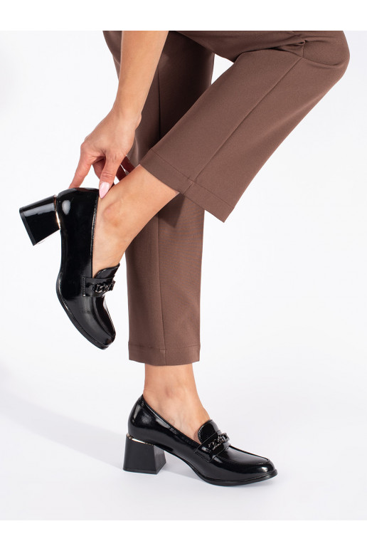 Juodos spalvos  pusbačiai 