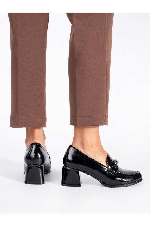 Juodos spalvos  pusbačiai 