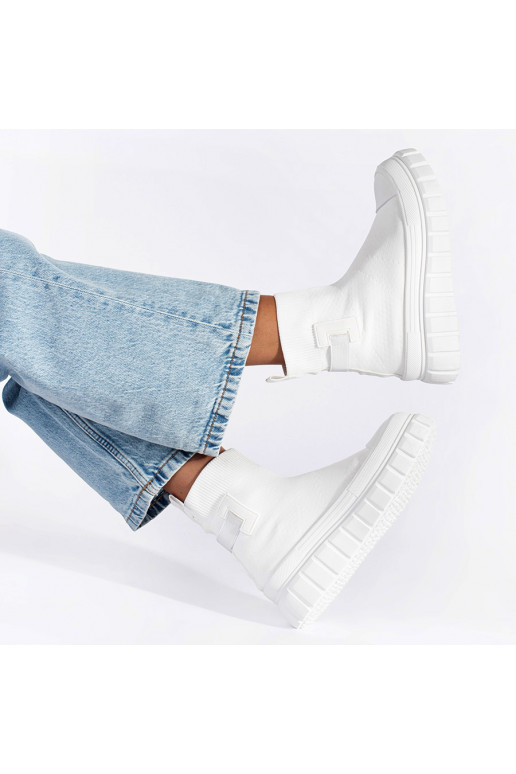 baltos spalvos  batai su platforma