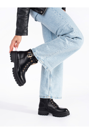 Juodos spalvos moteriški batai  2