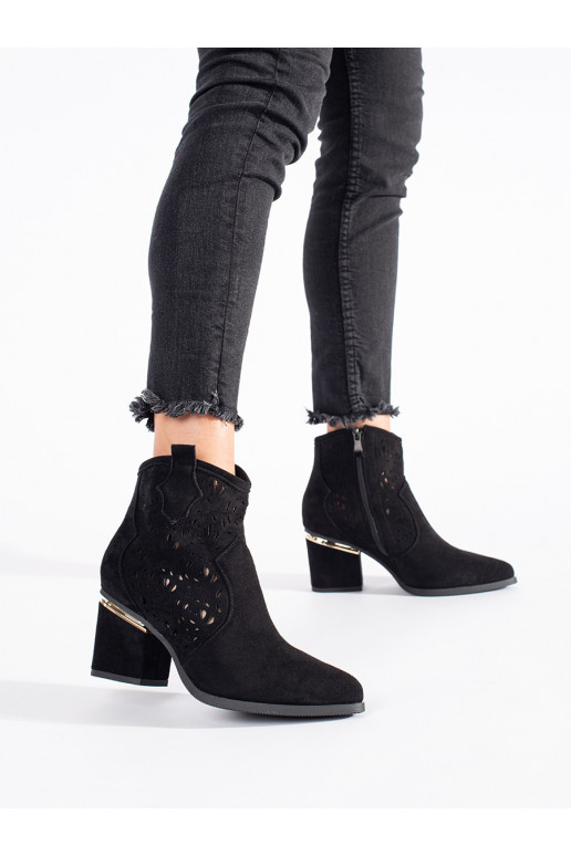 Juodos spalvos  kaubojiško stiliaus 