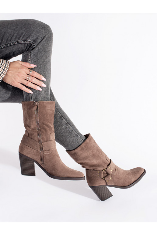 iš zomšos tamsios  batai ant kulno