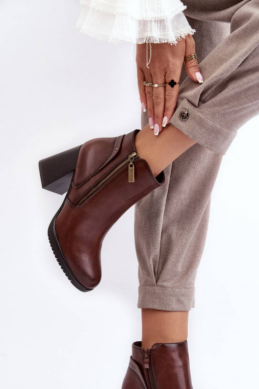 Aulinukai su aukštais kulnais rudos... Aulinukai su aukštais kulnais rudos...