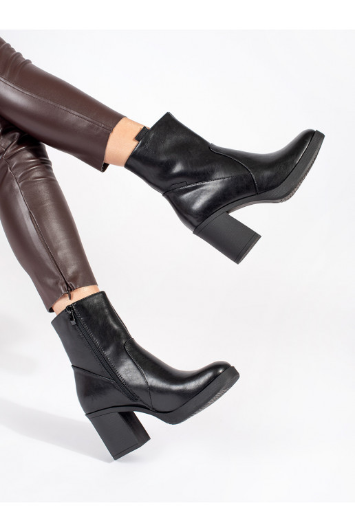 Juodos spalvos   batai  Sergio Leone