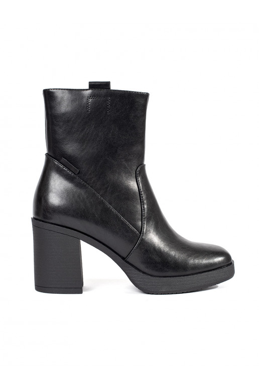 Juodos spalvos   batai  Sergio Leone